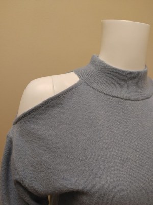 Open Shoulder sweater(3)